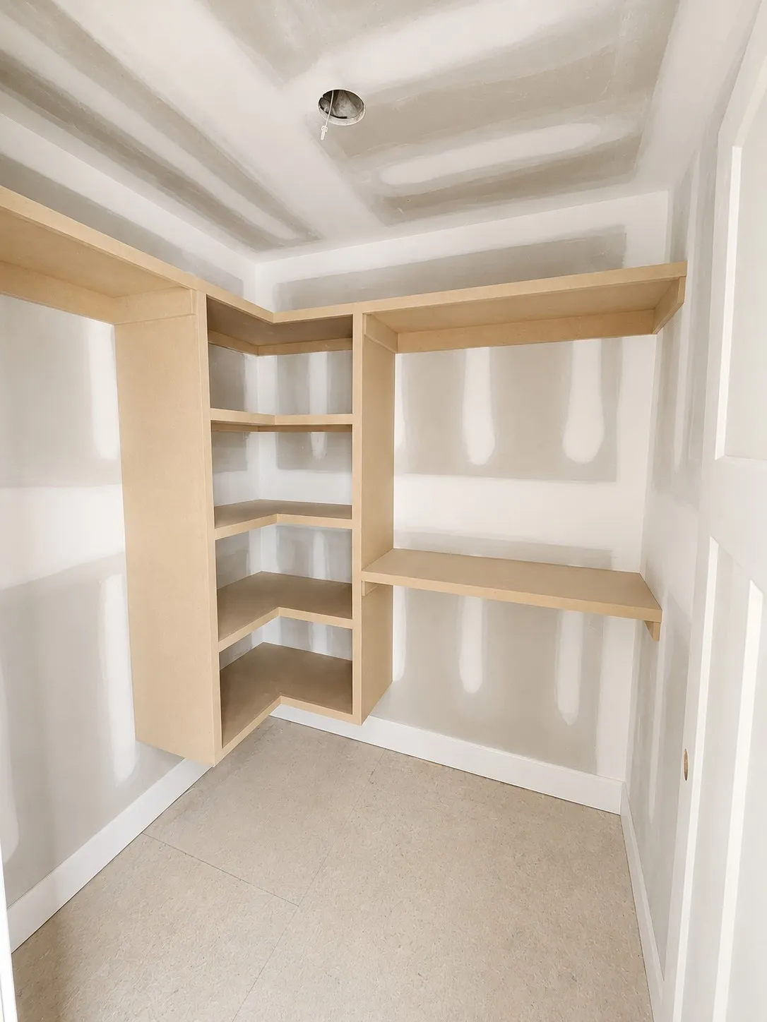 Walk-In Closet Cabinetry