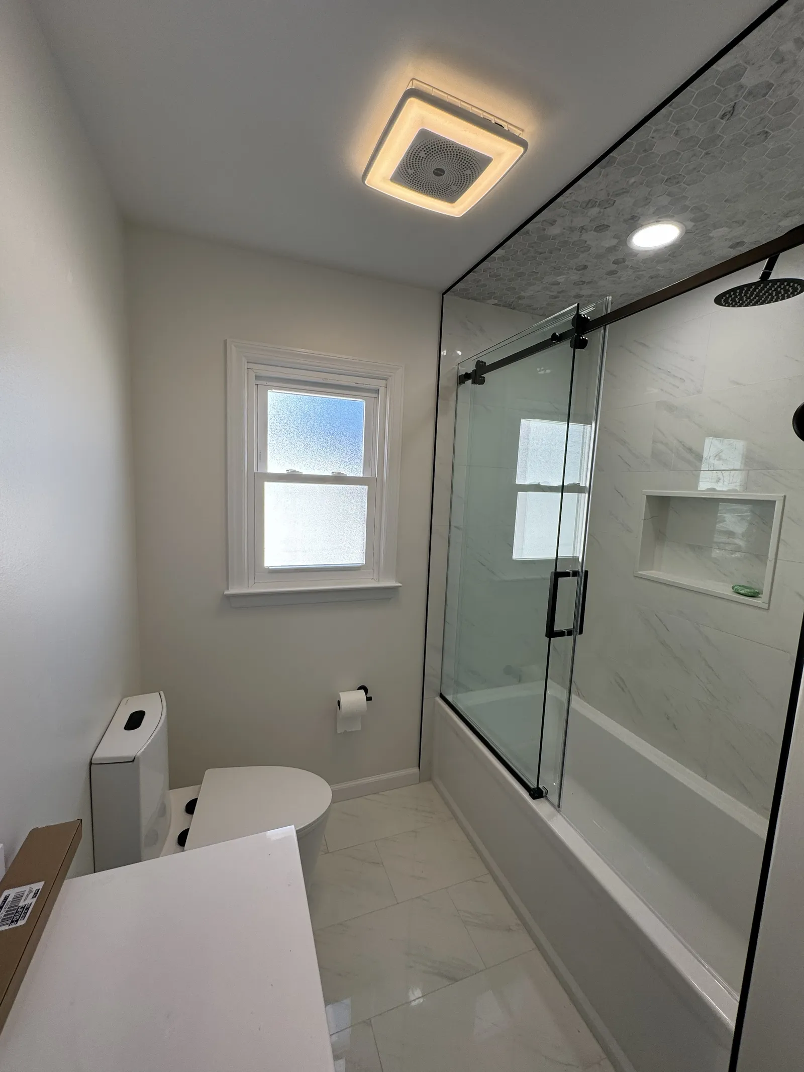 Modern Tankless Bath